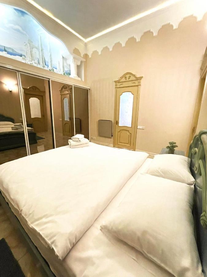 키예프 Great One Bed Right Near Opera House 아파트 외부 사진