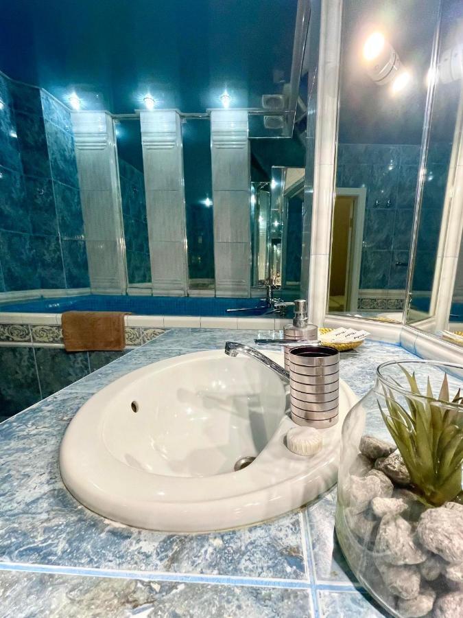 키예프 Great One Bed Right Near Opera House 아파트 외부 사진