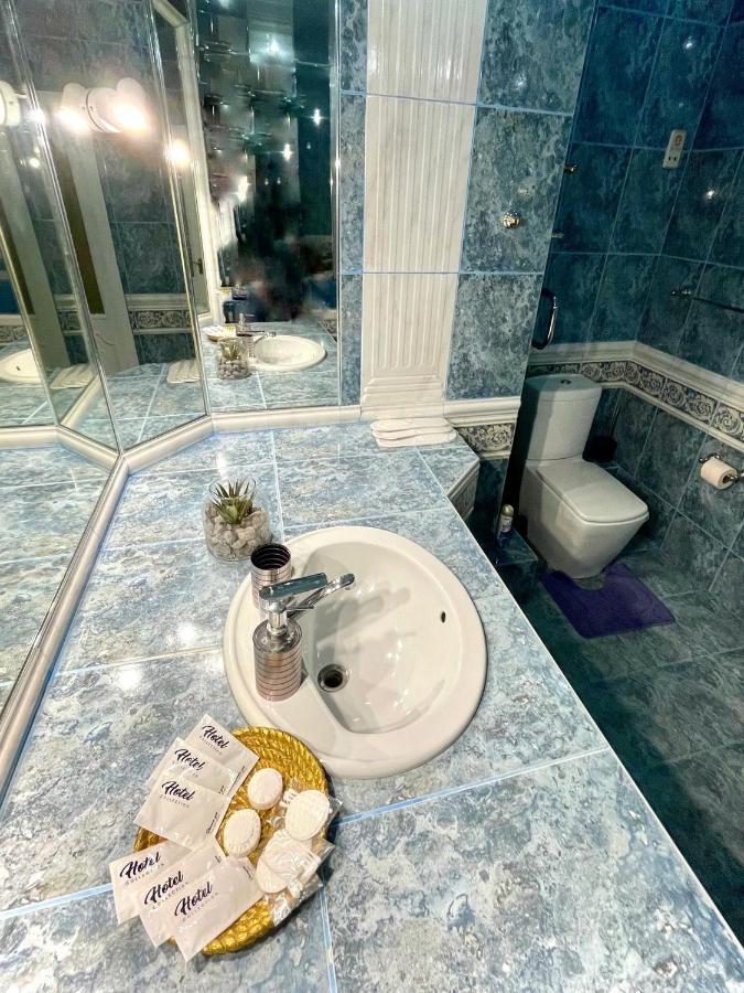 키예프 Great One Bed Right Near Opera House 아파트 외부 사진