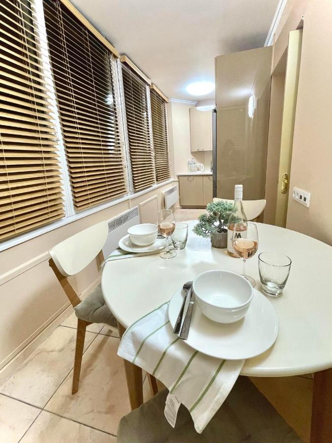 키예프 Great One Bed Right Near Opera House 아파트 외부 사진