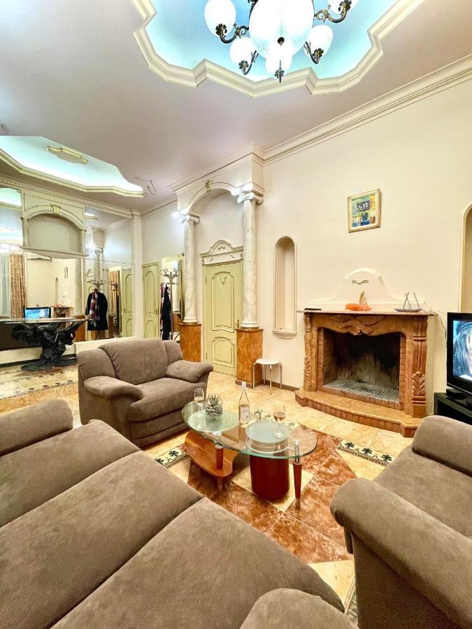 키예프 Great One Bed Right Near Opera House 아파트 외부 사진